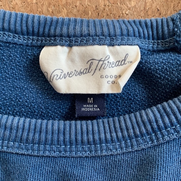 NWOT Universal Thread Crewneck - Picture 3 of 7